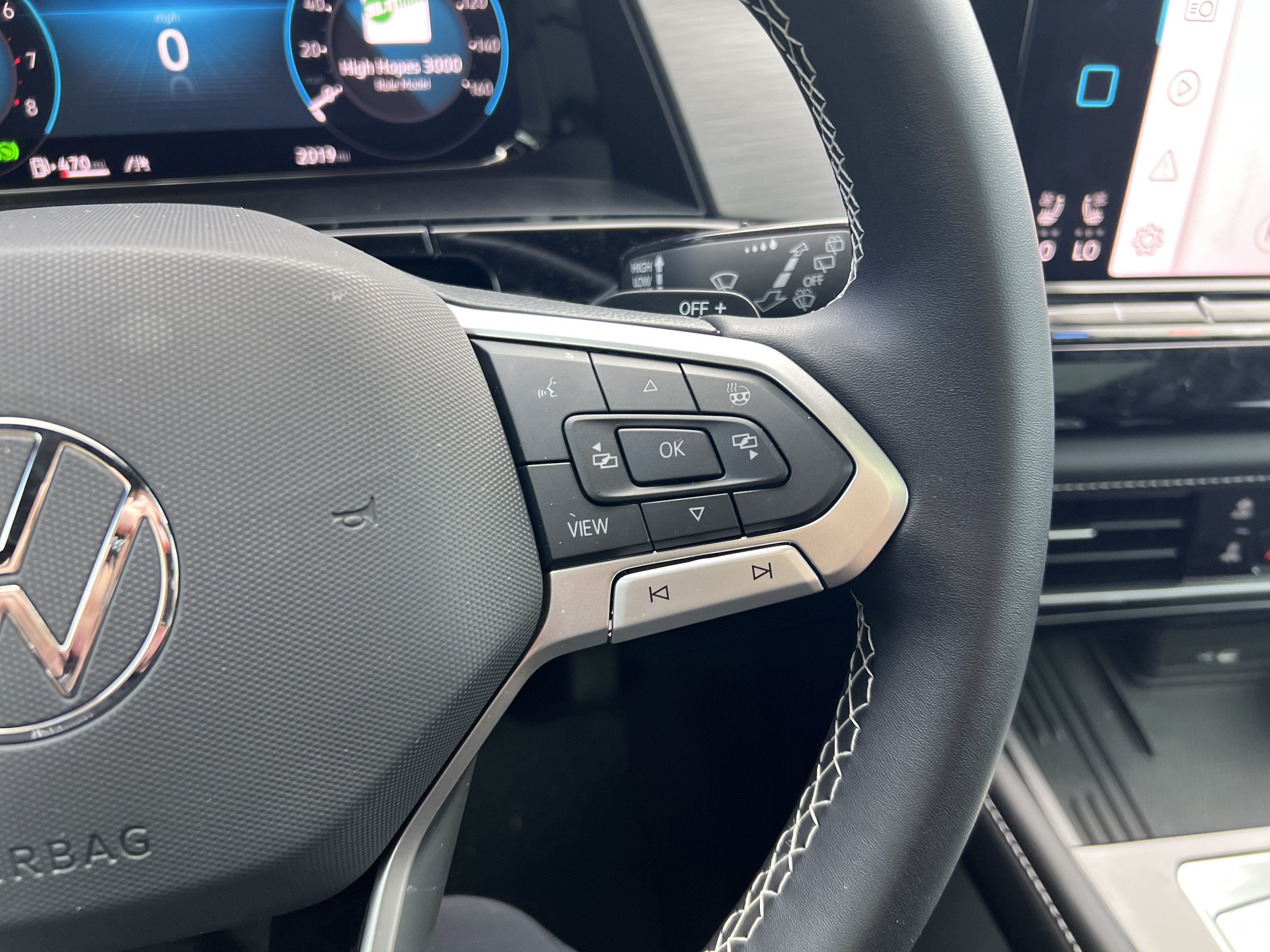Certified 2026 Volkswagen Atlas Cross Sport SE FWD image 16