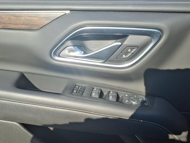 Used 2021 Chevrolet Suburban Premier AWD/4WD image 14