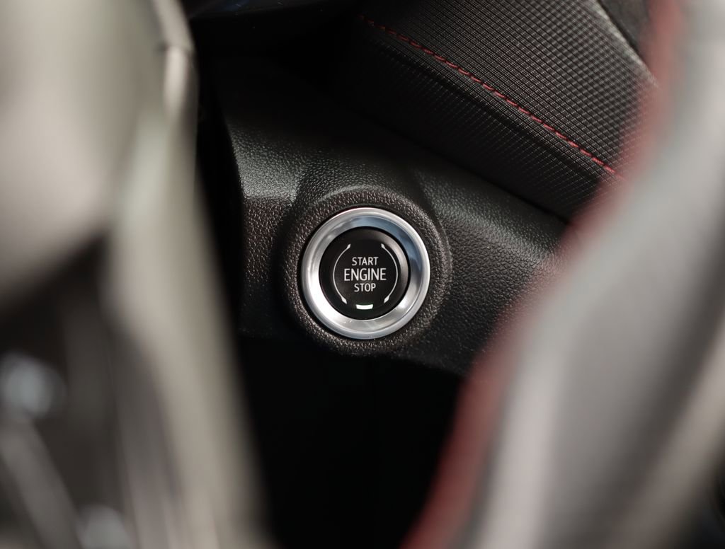 Used 2021 Chevrolet TrailBlazer RS w/ Technology Package FWD image 19