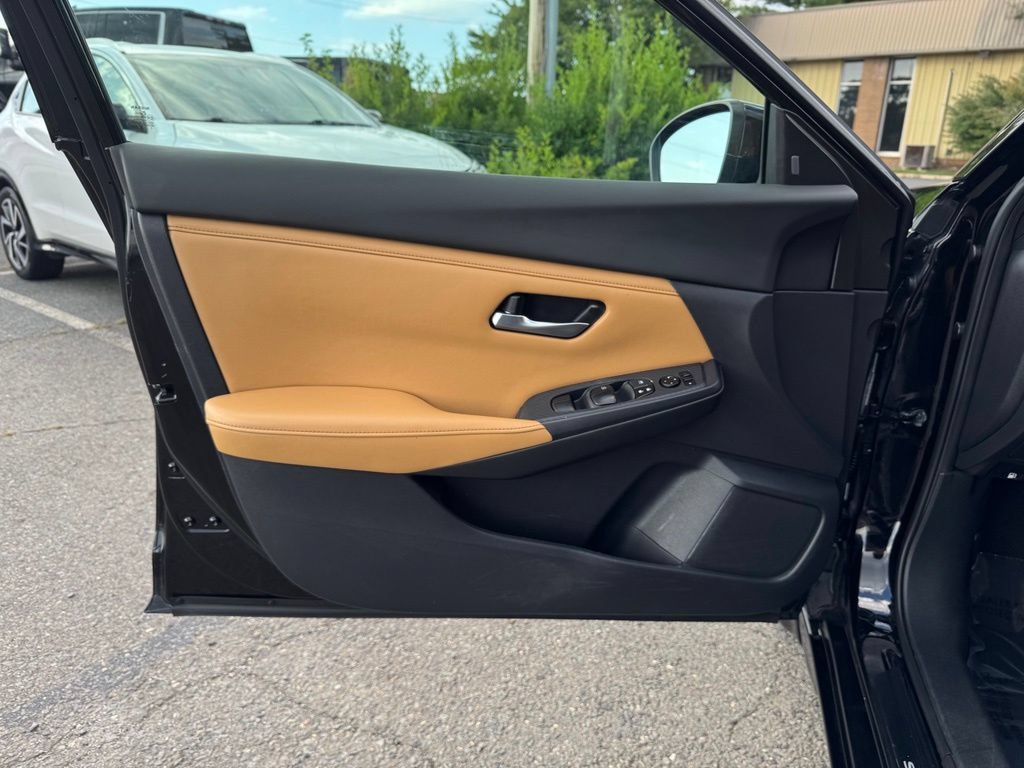 Used 2021 Nissan Sentra SV w/ SV Premium Package FWD image 16