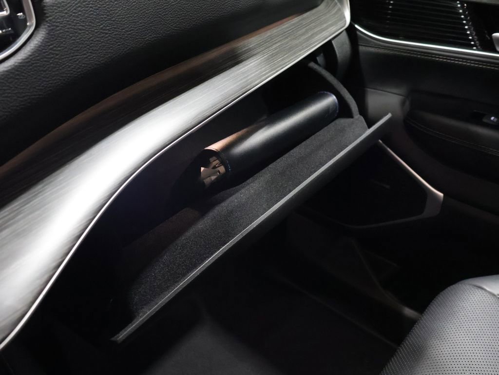 Used 2024 Jeep Wagoneer L Series III w/ Flexible Seating Group image 36