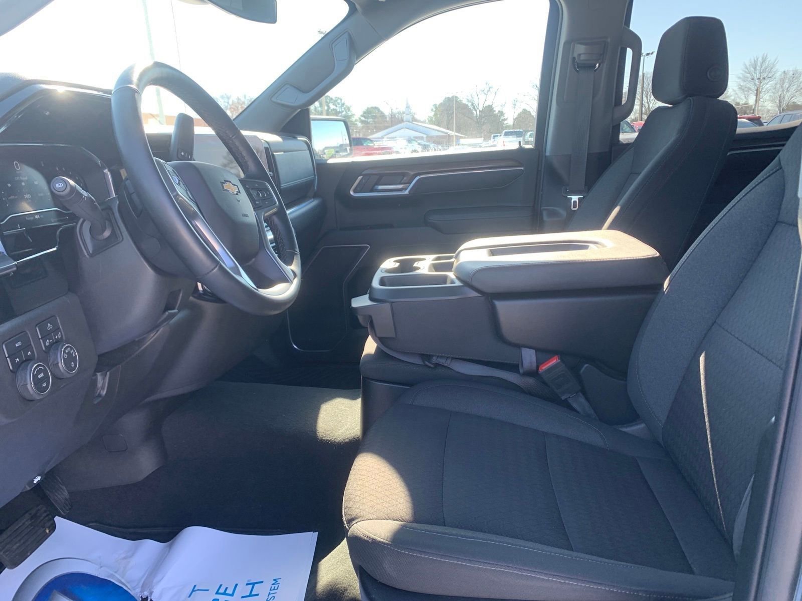 Used 2025 Chevrolet Silverado 1500 LT image 25