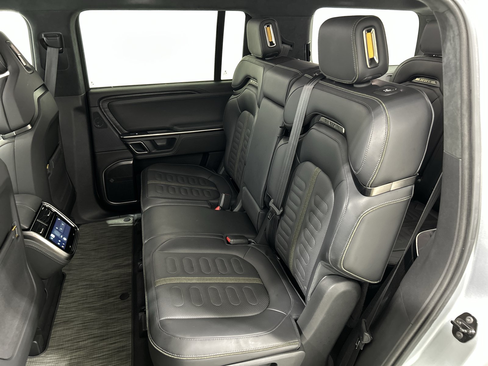 Used 2024 Rivian R1S Adventure AWD/4WD image 21