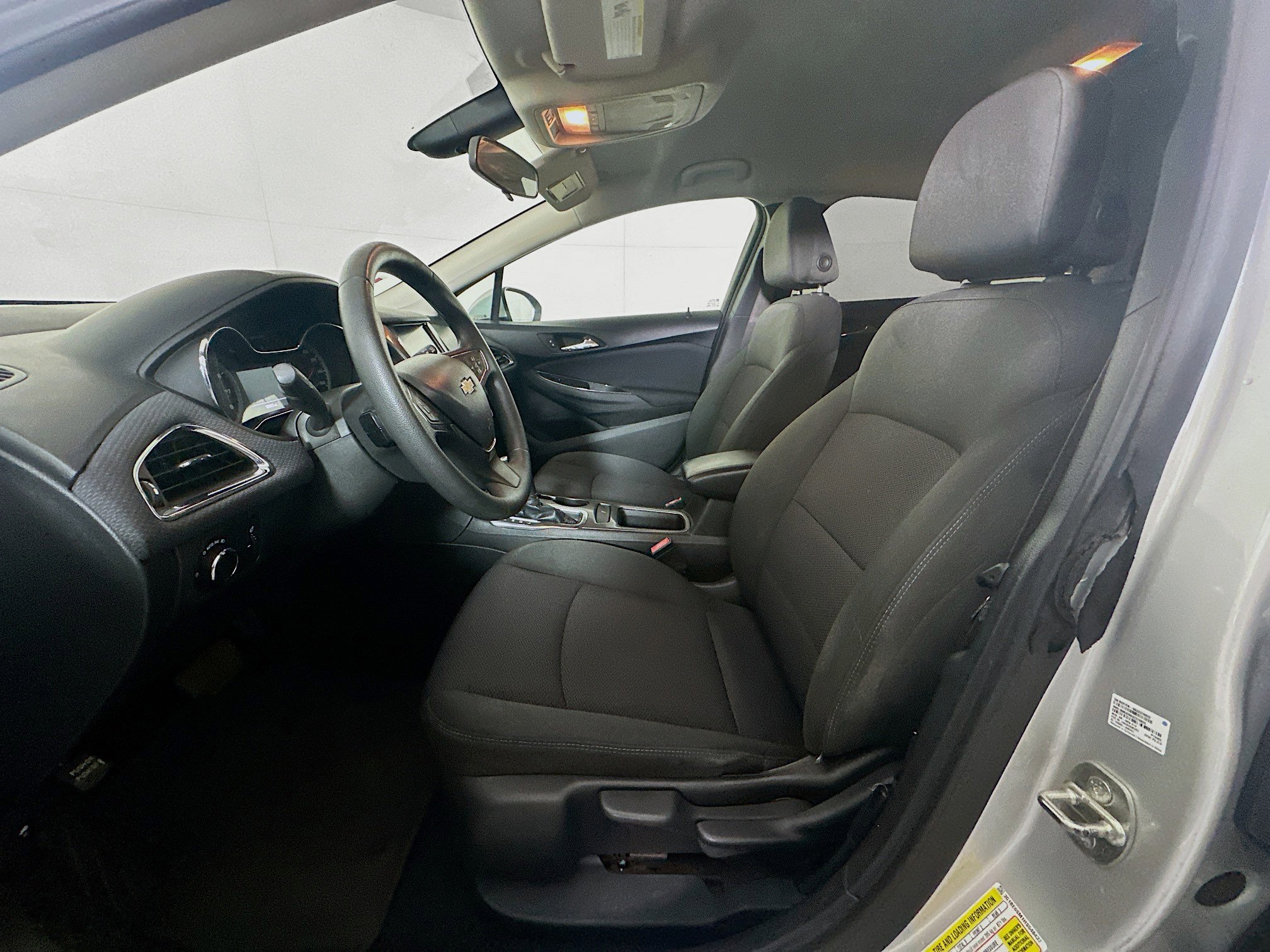 Used 2017 Chevrolet Cruze LT FWD image 13
