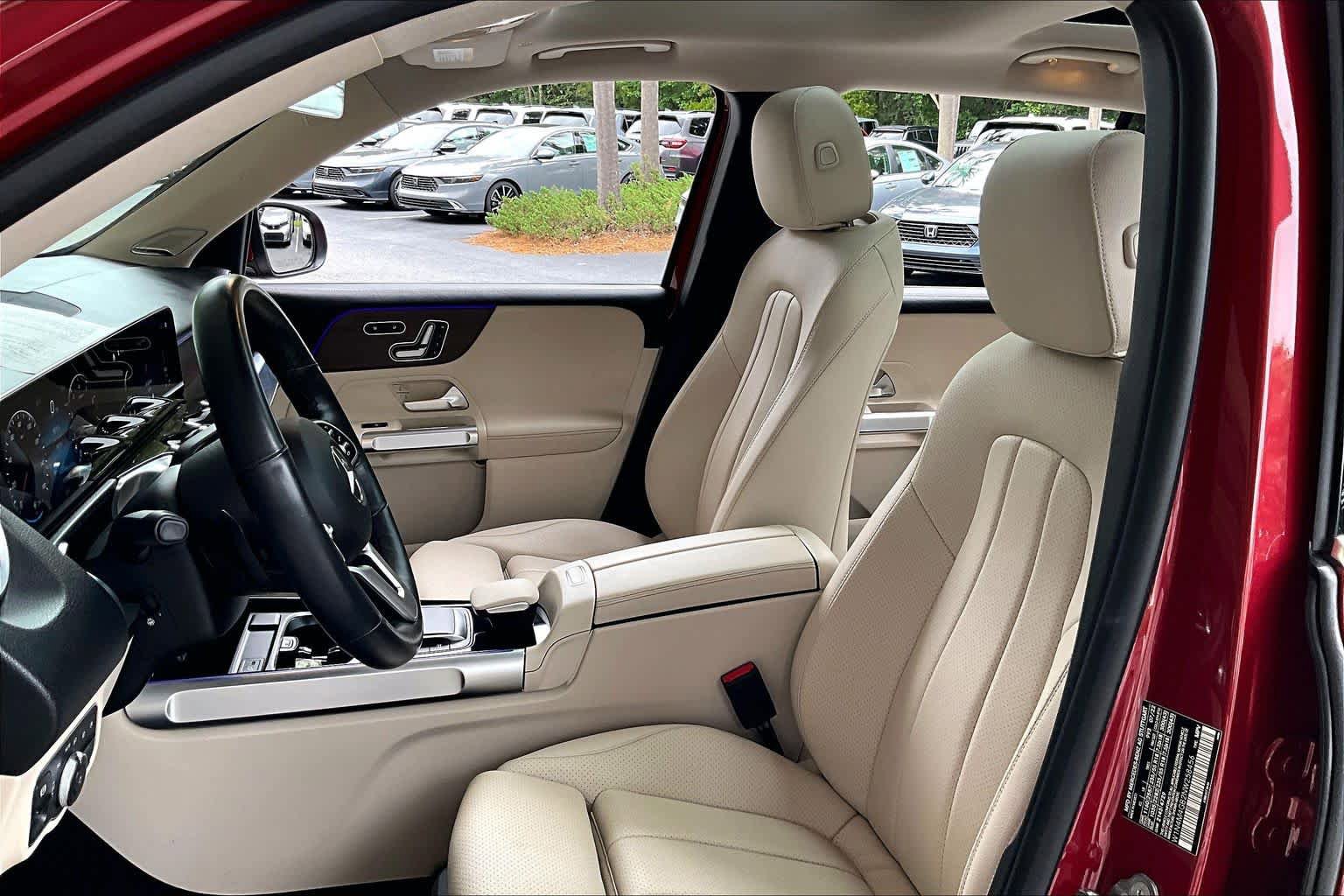 Used 2022 Mercedes-Benz GLB 250 image 8