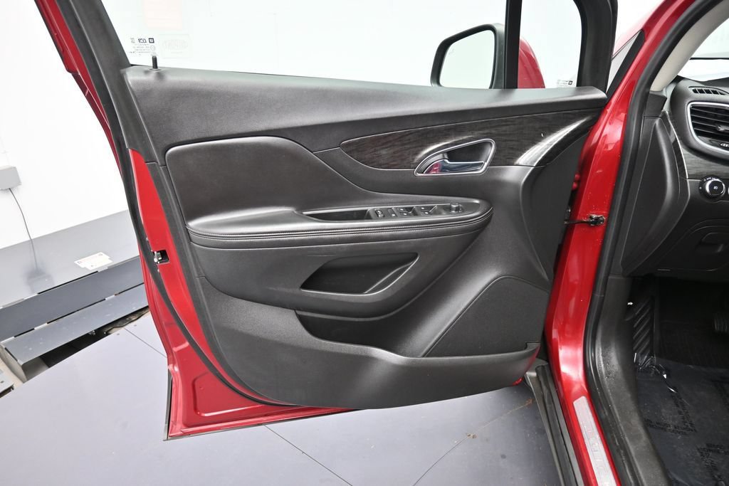 Used 2015 Buick Encore Leather FWD image 9