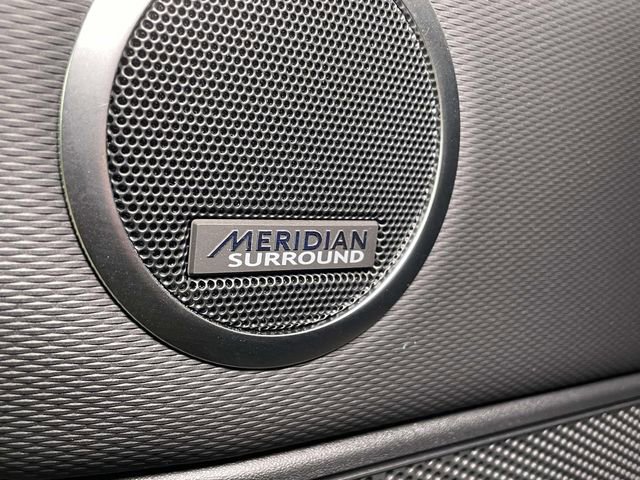 Used 2025 Land Rover Discovery Dynamic SE image 39