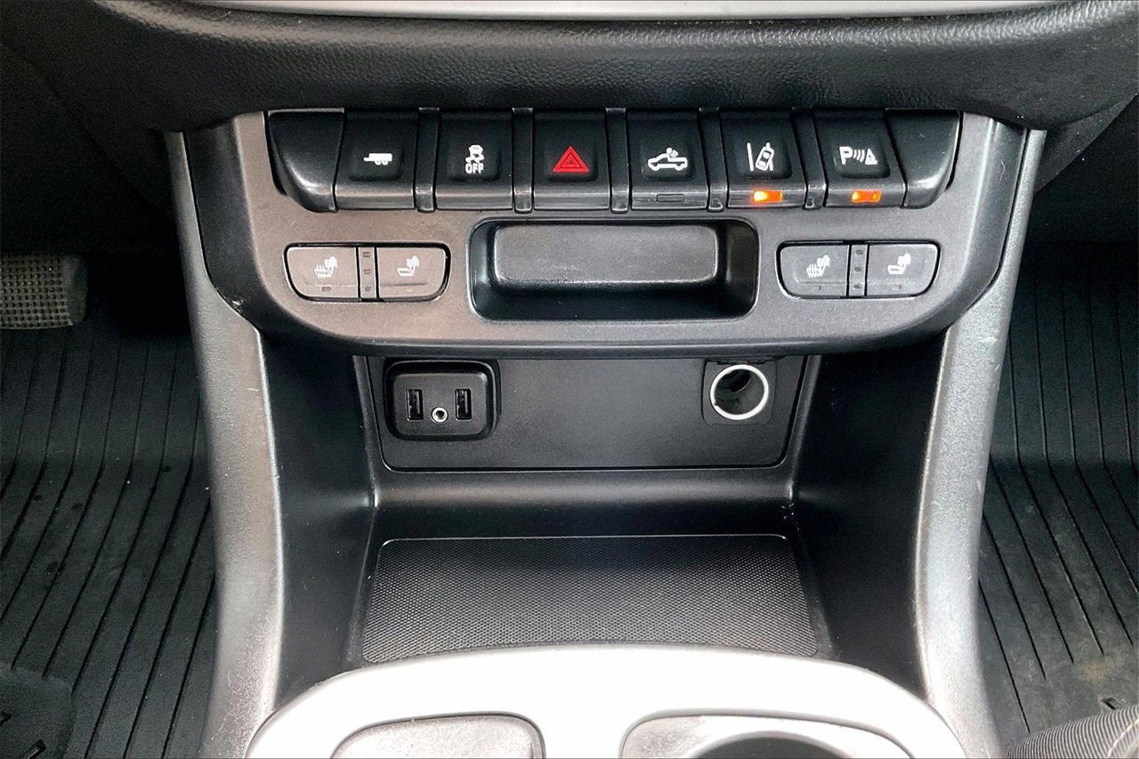 Used 2019 Chevrolet Colorado LT w/ Luxury Package, Chrome image 16