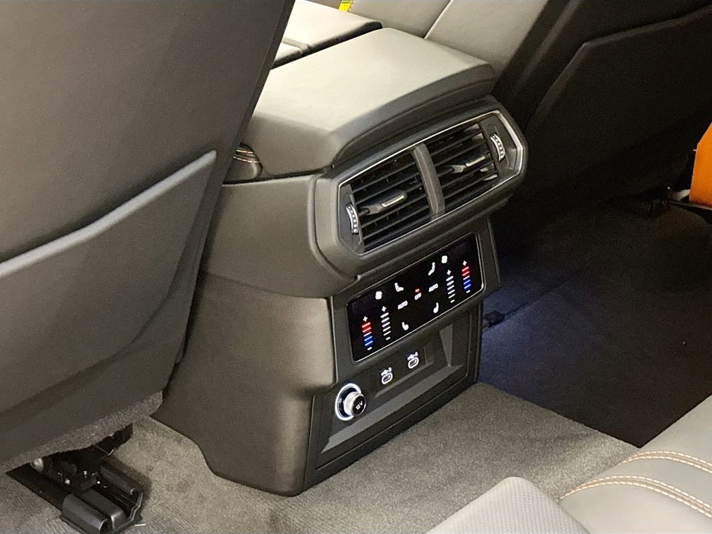 Used 2024 Lamborghini Urus S image 17