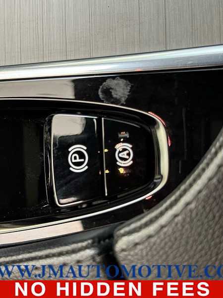 Used 2023 Volvo XC90 B5 Core w/ Protection Package Premier image 33