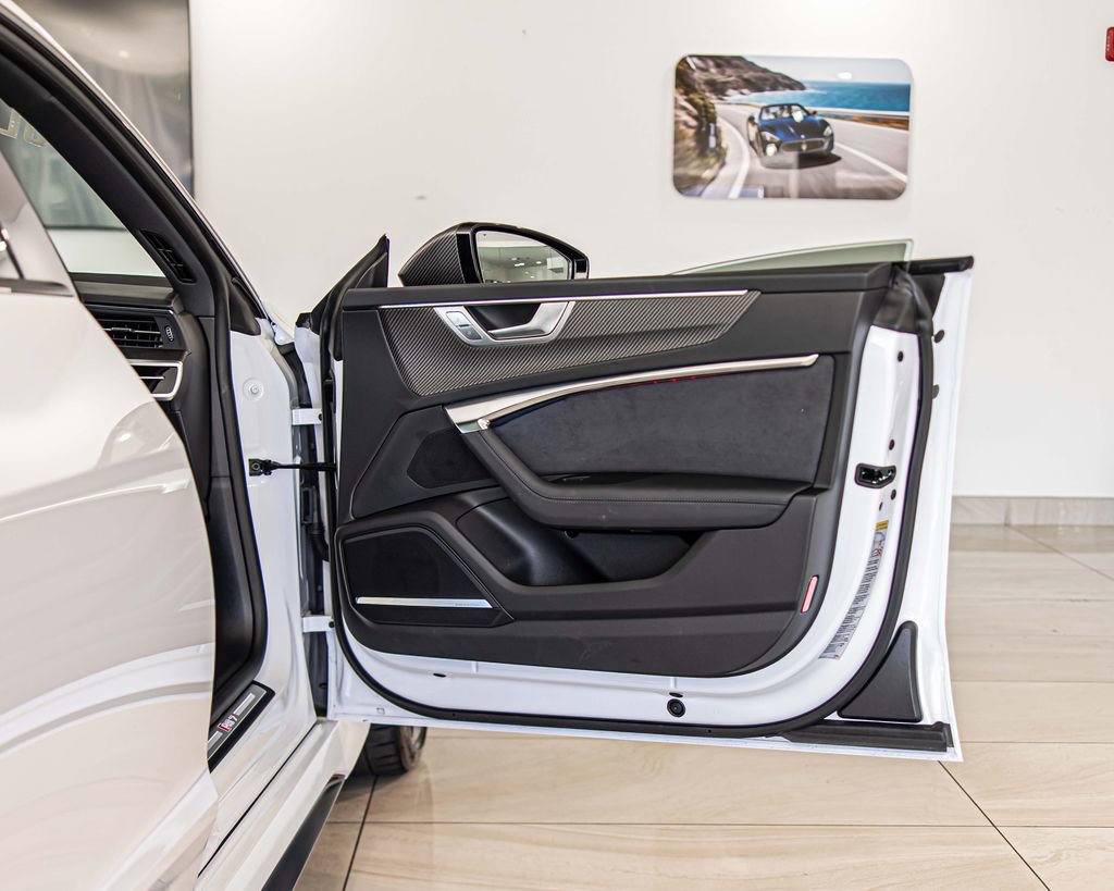 Used 2025 Audi RS 7 Performance AWD/4WD image 43