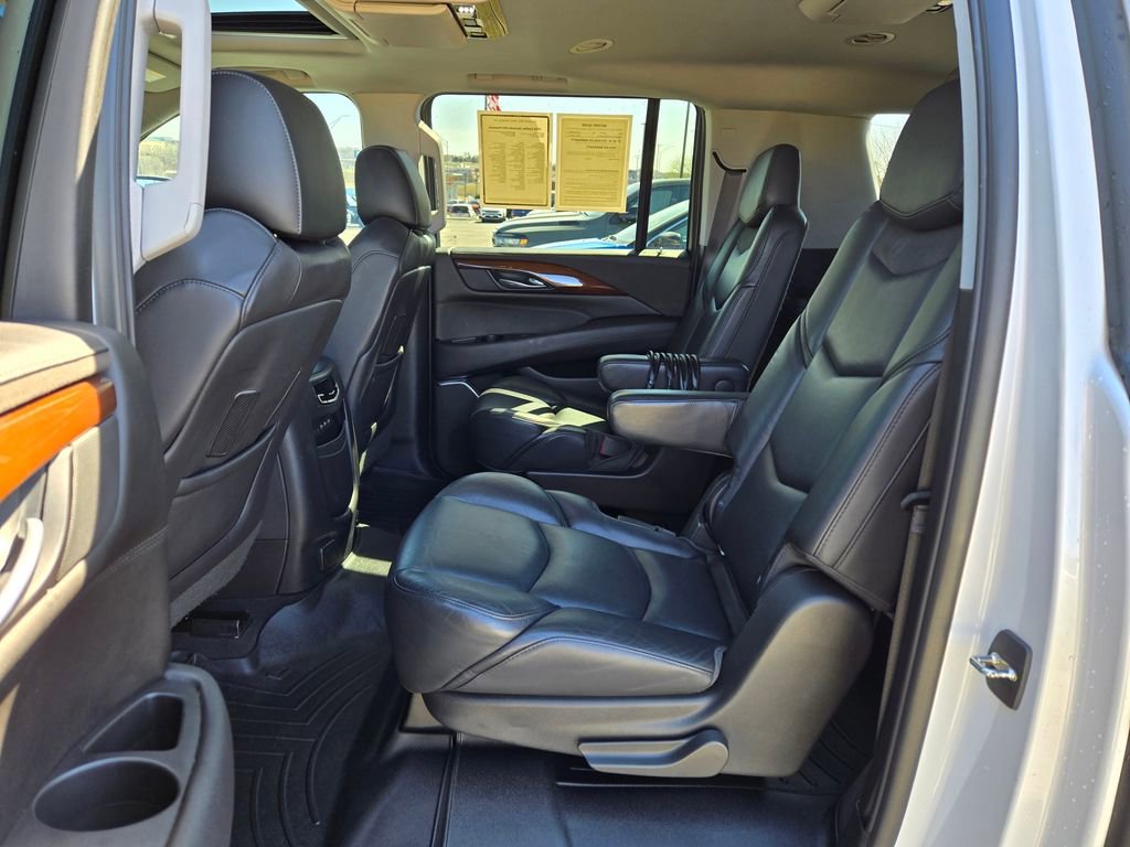 Used 2018 Cadillac Escalade ESV Premium Luxury image 29
