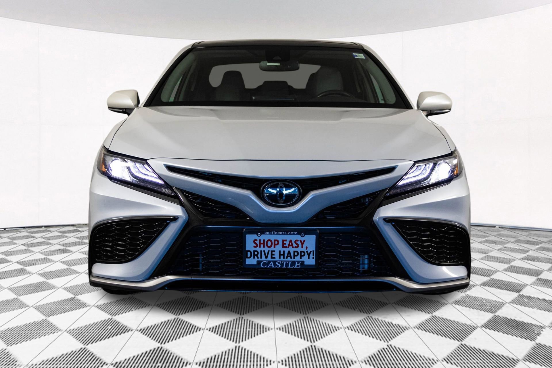 Used 2022 Toyota Camry XSE image 8