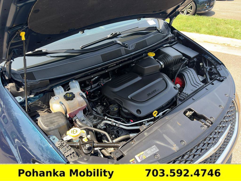 Used 2023 Chrysler Pacifica Touring-L FWD image 35