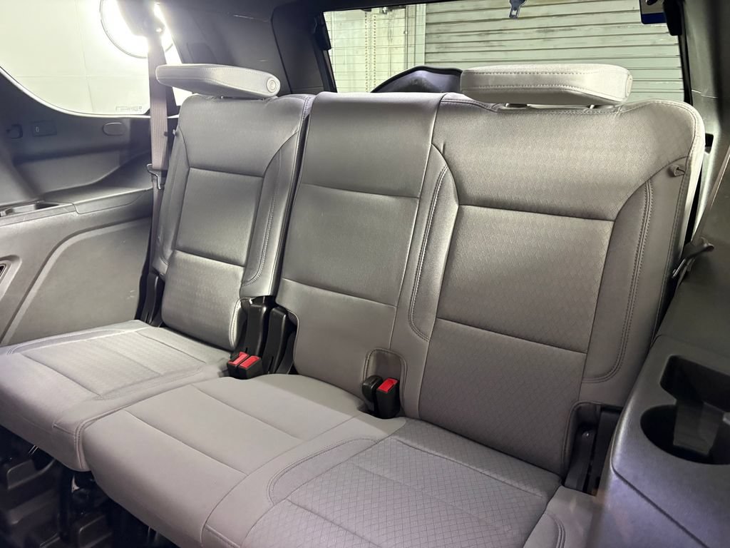 Used 2025 Chevrolet Tahoe LS RWD image 30