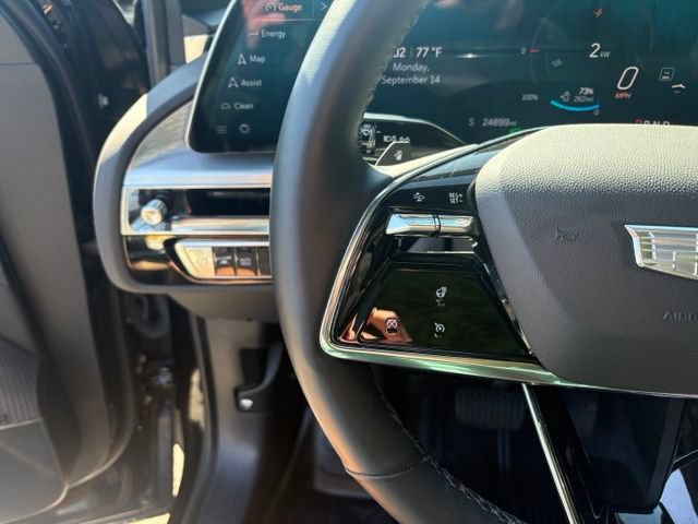 Used 2025 Cadillac Lyriq Luxury w/ LPO, Floor Liner Package AWD/4WD image 33