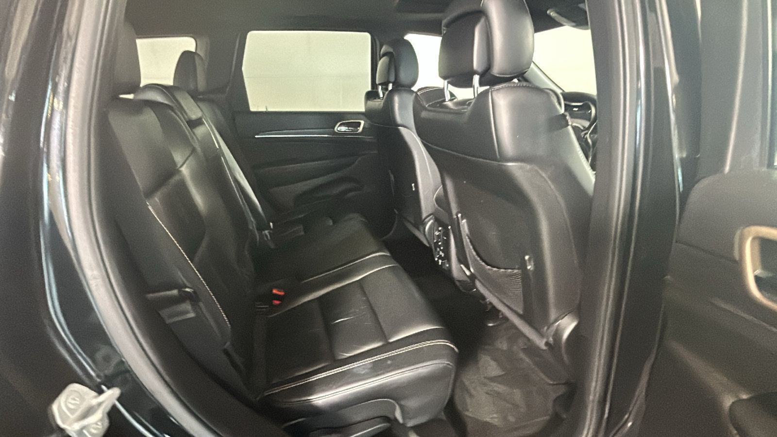 Used 2015 Jeep Grand Cherokee Limited w/ Trailer Tow Group IV AWD/4WD image 31