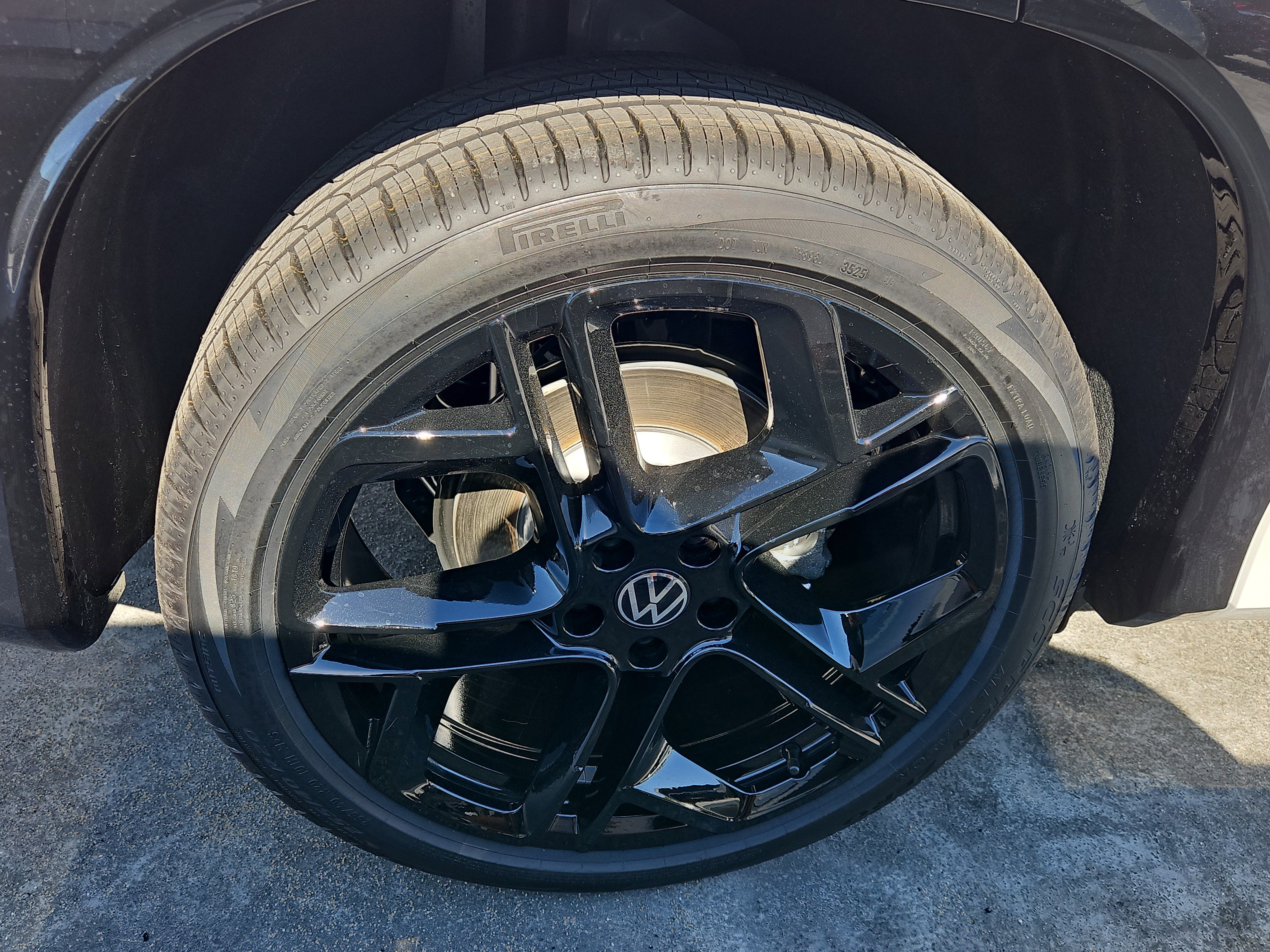 New 2026 Volkswagen Tiguan SE R-Line image 5