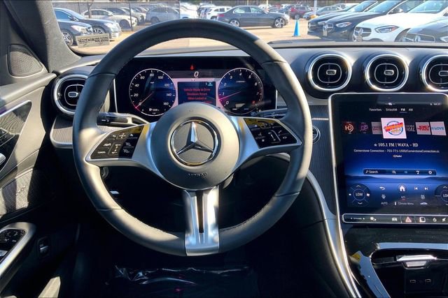 Used 2025 Mercedes-Benz C 300 4MATIC Sedan image 4
