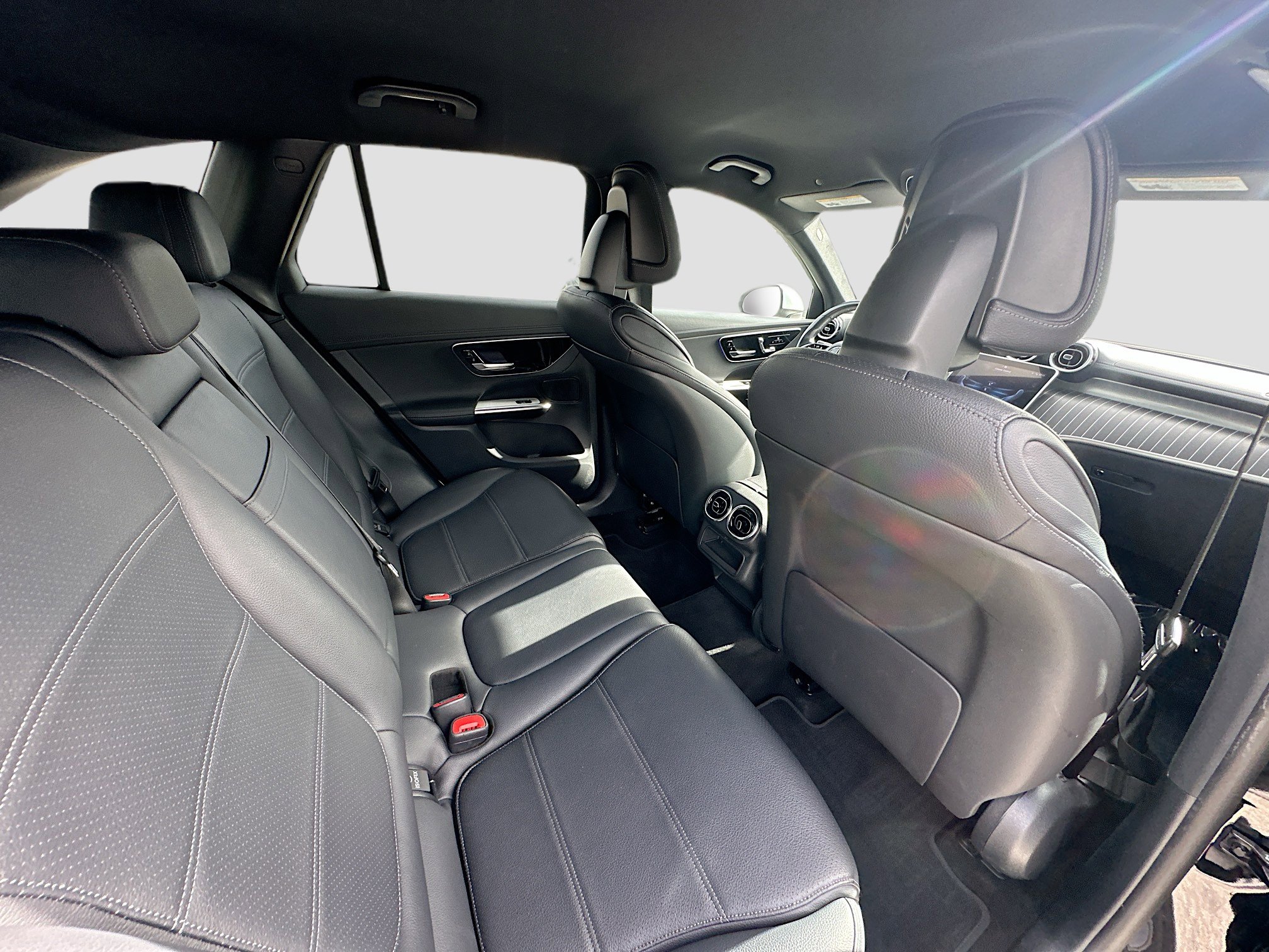 Used 2024 Mercedes-Benz GLC 300 image 29