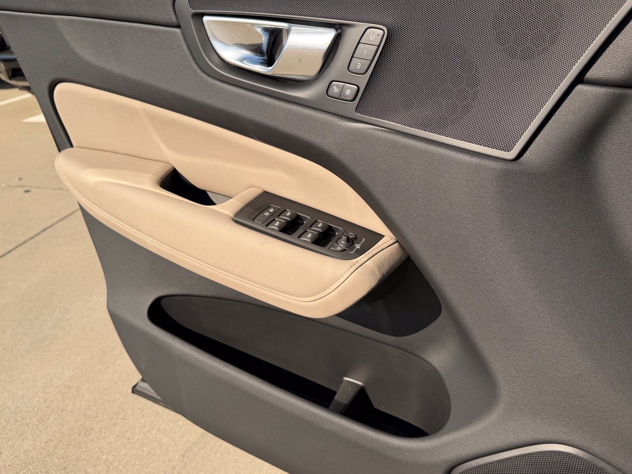 New 2027 Volvo XC60 B5 Core AWD/4WD image 12