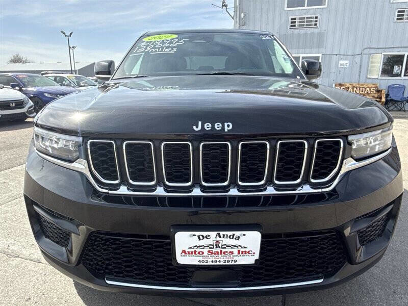 Used 2022 Jeep Grand Cherokee Laredo w/ Luxury Tech Group I AWD/4WD image 11