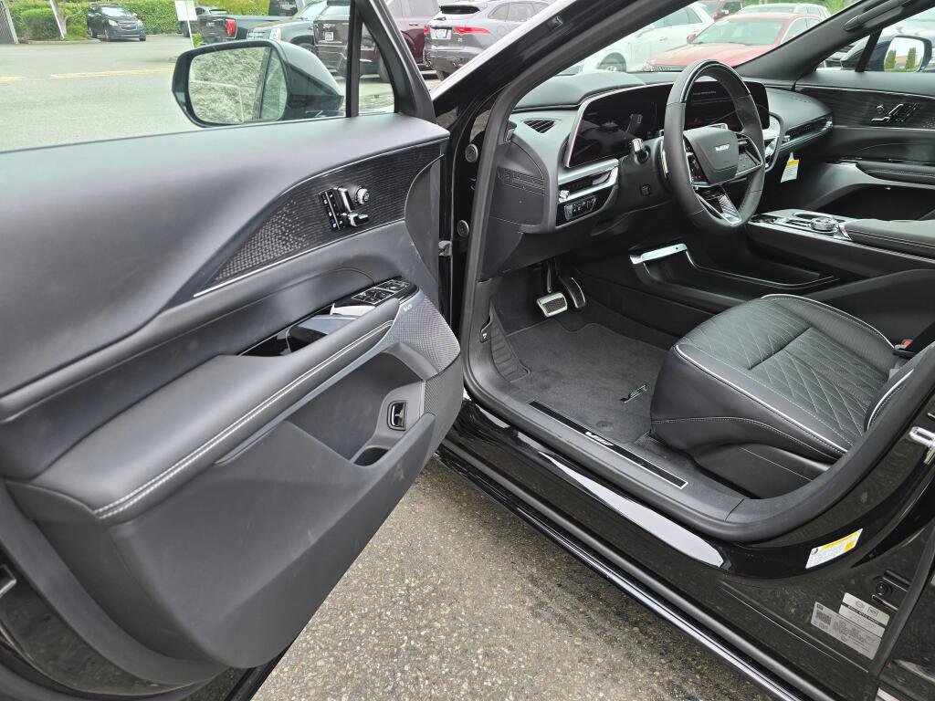 New 2026 Cadillac Lyriq V image 19