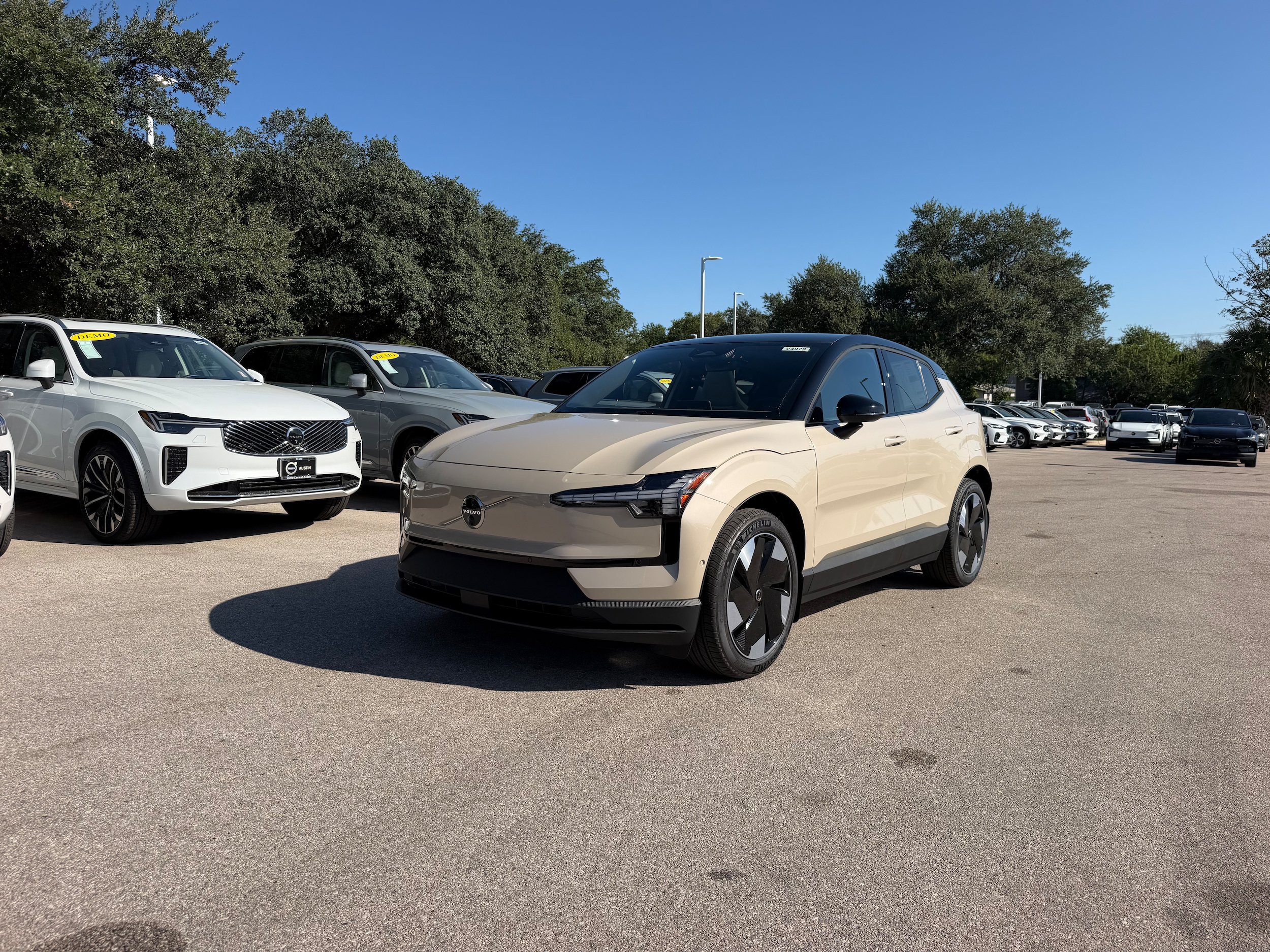 New 2026 Volvo EX30 Ultra w/ Protection Package Premier AWD/4WD image 2