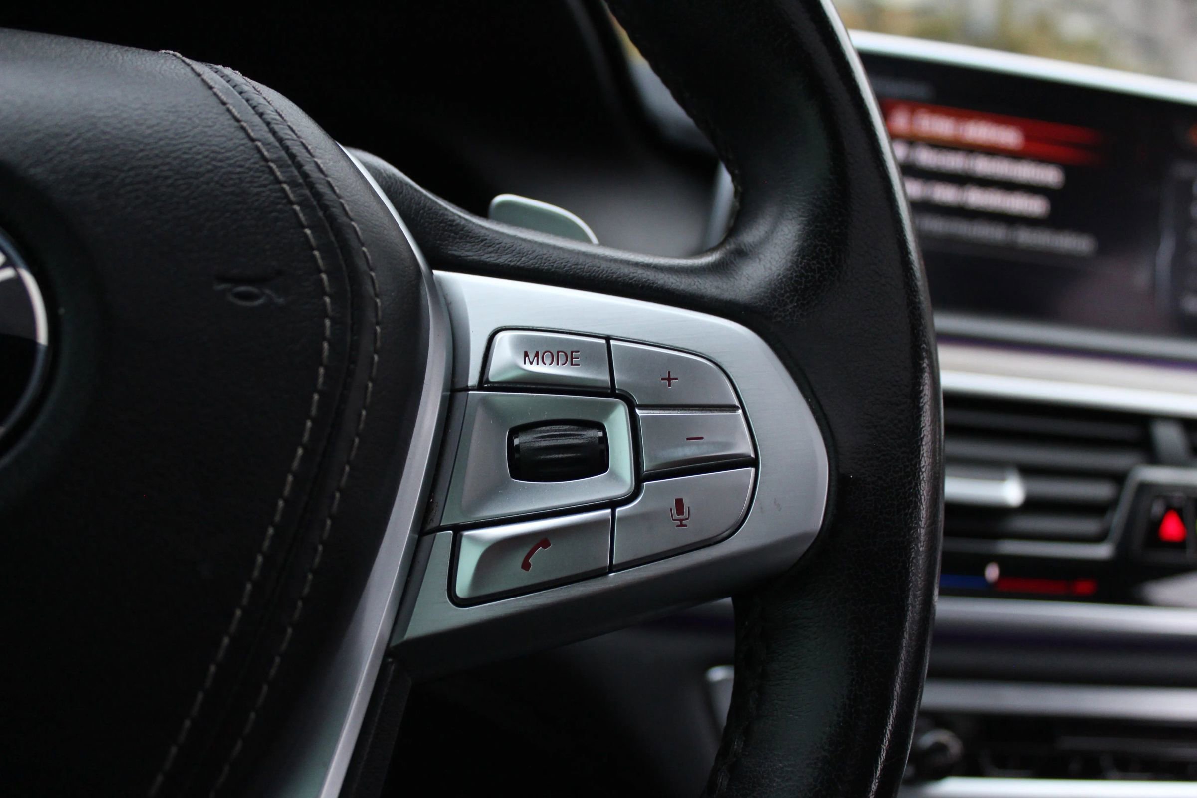 Used 2016 BMW 750i xDrive image 27