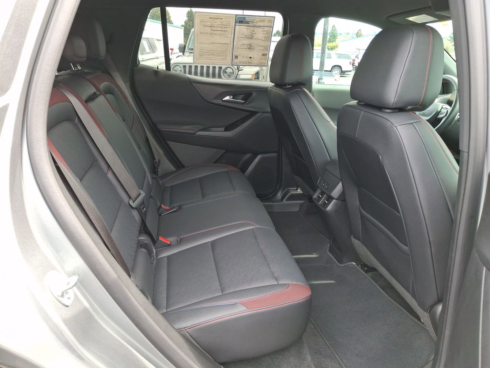Used 2025 Chevrolet Equinox RS w/ Convenience Package III image 23
