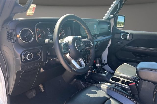 Used 2024 Jeep Wrangler Unlimited Sahara AWD/4WD image 11