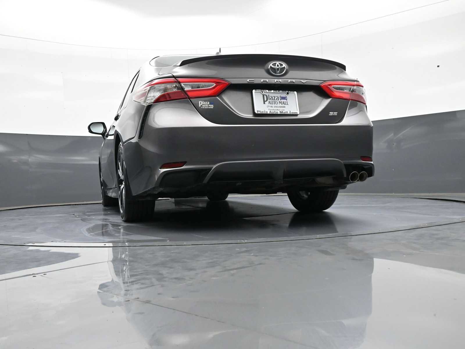 Used 2020 Toyota Camry SE w/ Convenience Package FWD image 34