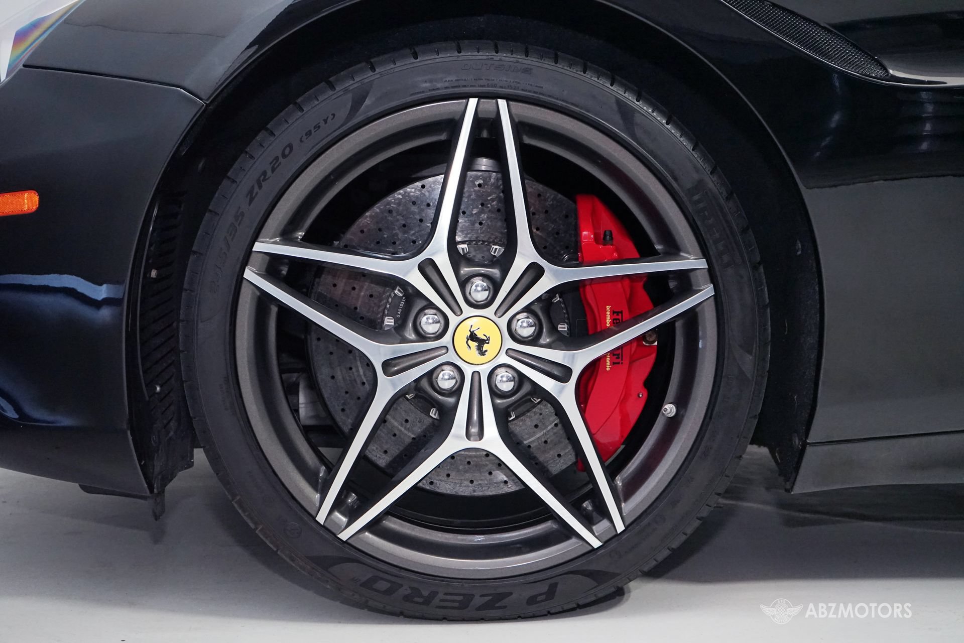 Used 2016 Ferrari California T RWD image 25
