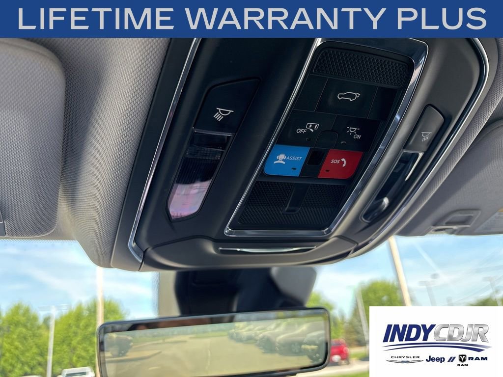 Used 2023 Jeep Grand Cherokee Limited w/ Luxury Tech Group II AWD/4WD image 19