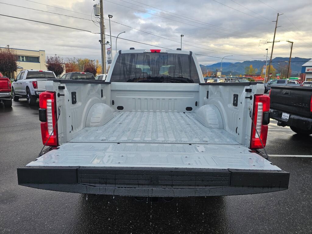 New 2026 Ford F350 Lariat w/ FX4 Off-Road Package image 5