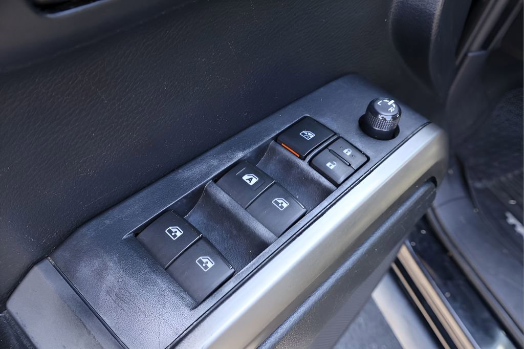 Used 2020 Toyota Tacoma SR5 RWD image 10