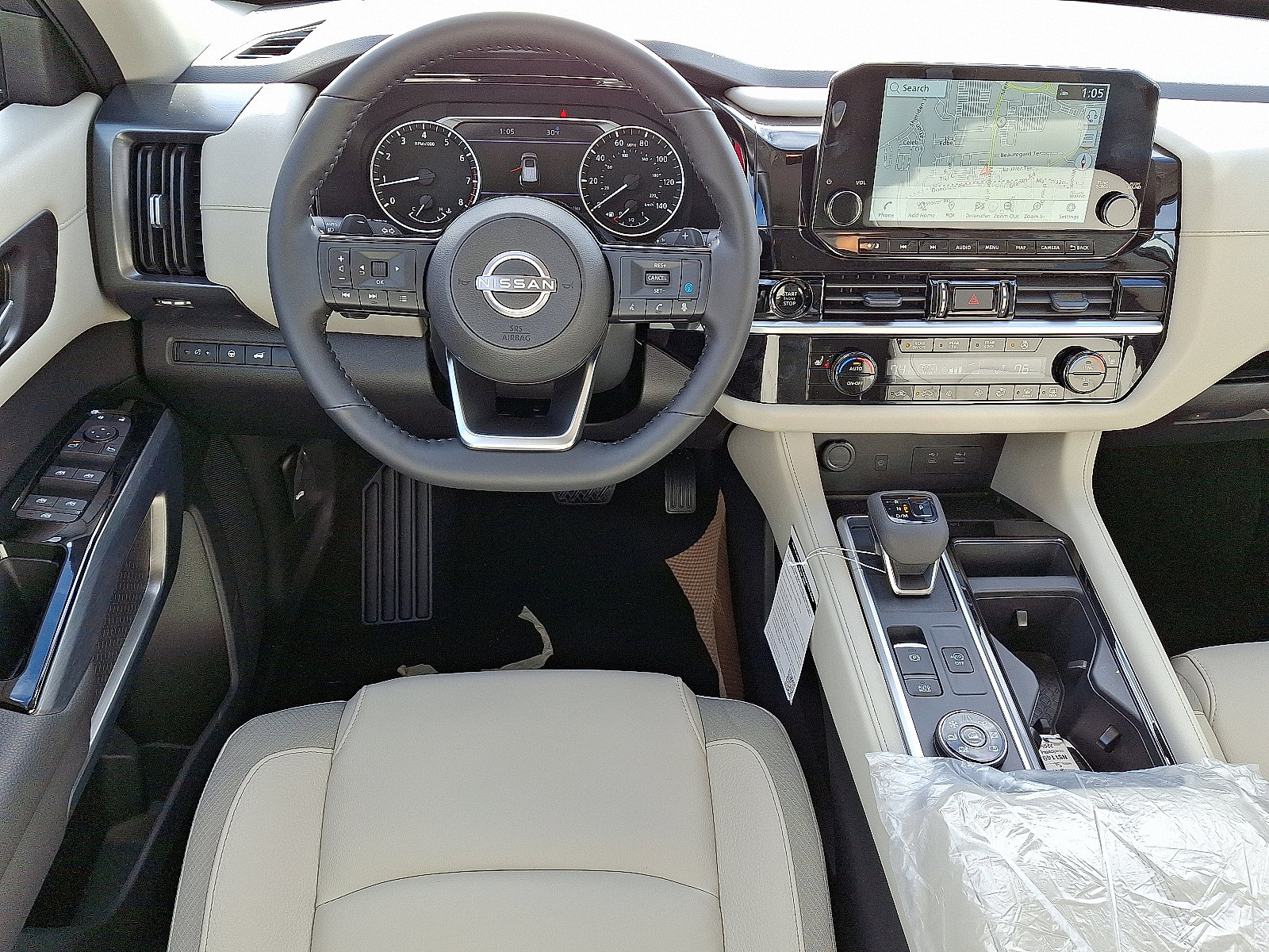 New 2025 Nissan Pathfinder SL image 7