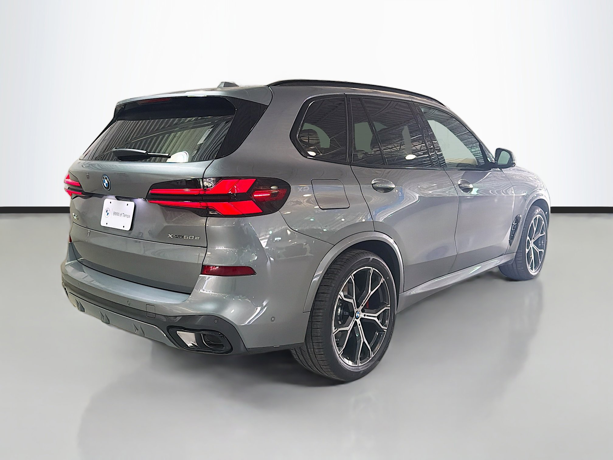 New 2026 BMW X5 xDrive50e w/ M Sport Package image 3