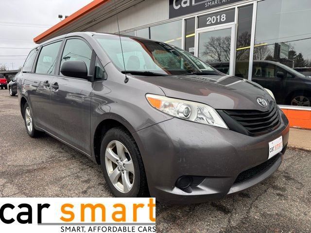 Used 2014 Toyota Sienna L FWD image 1