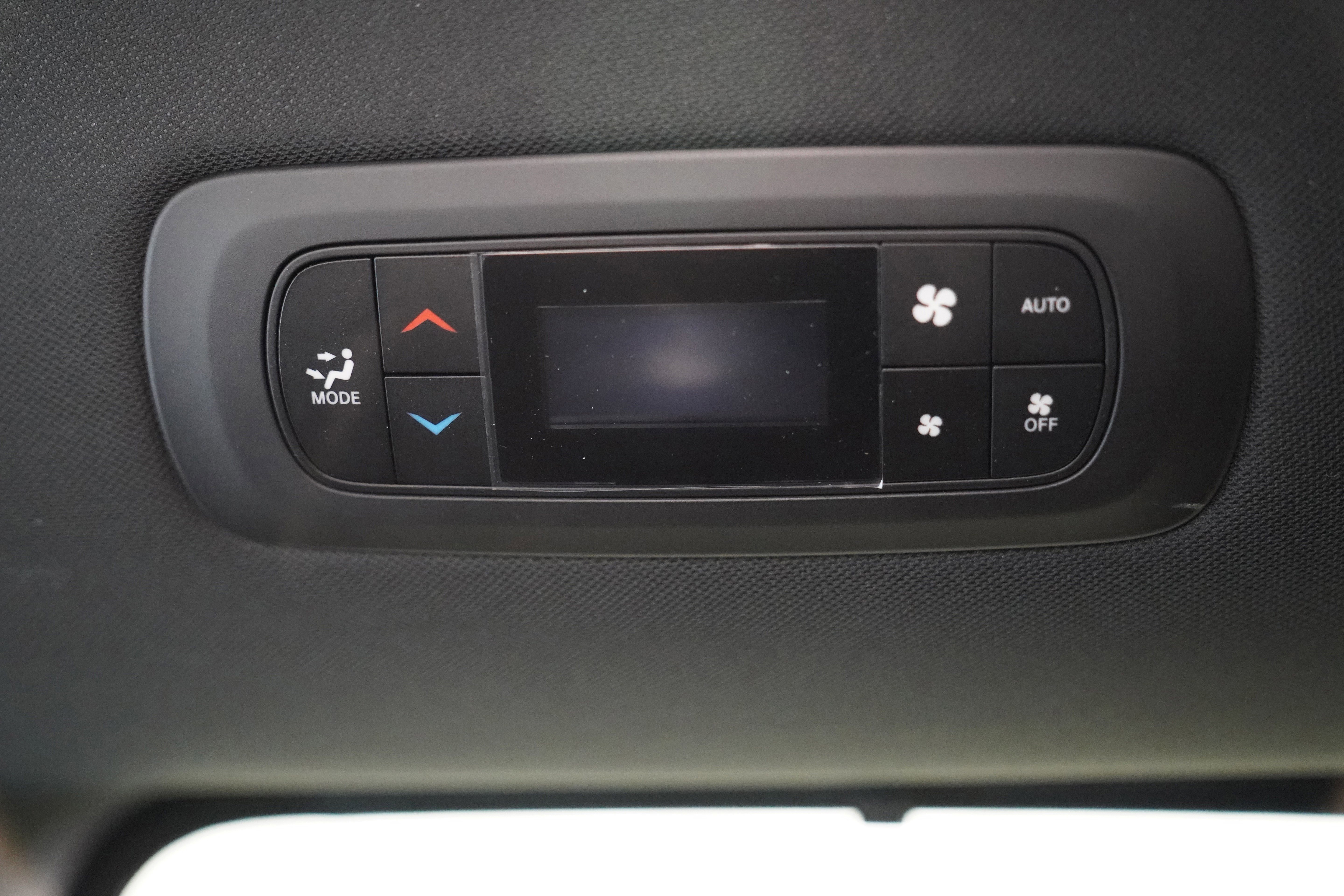 New 2026 Chrysler Voyager LX image 6