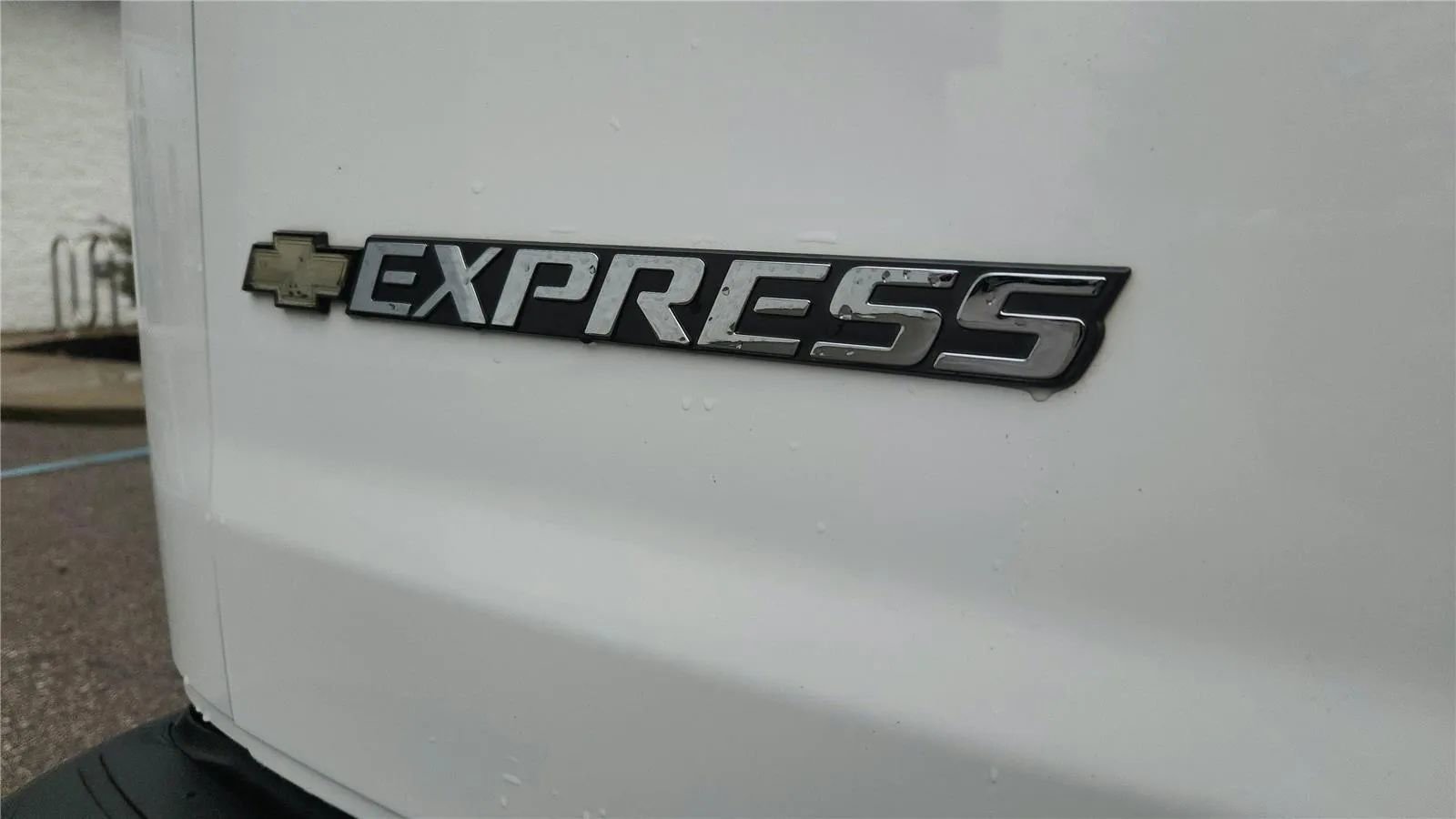 Used 2021 Chevrolet Express 2500 Extended w/ Driver Convenience Package image 6