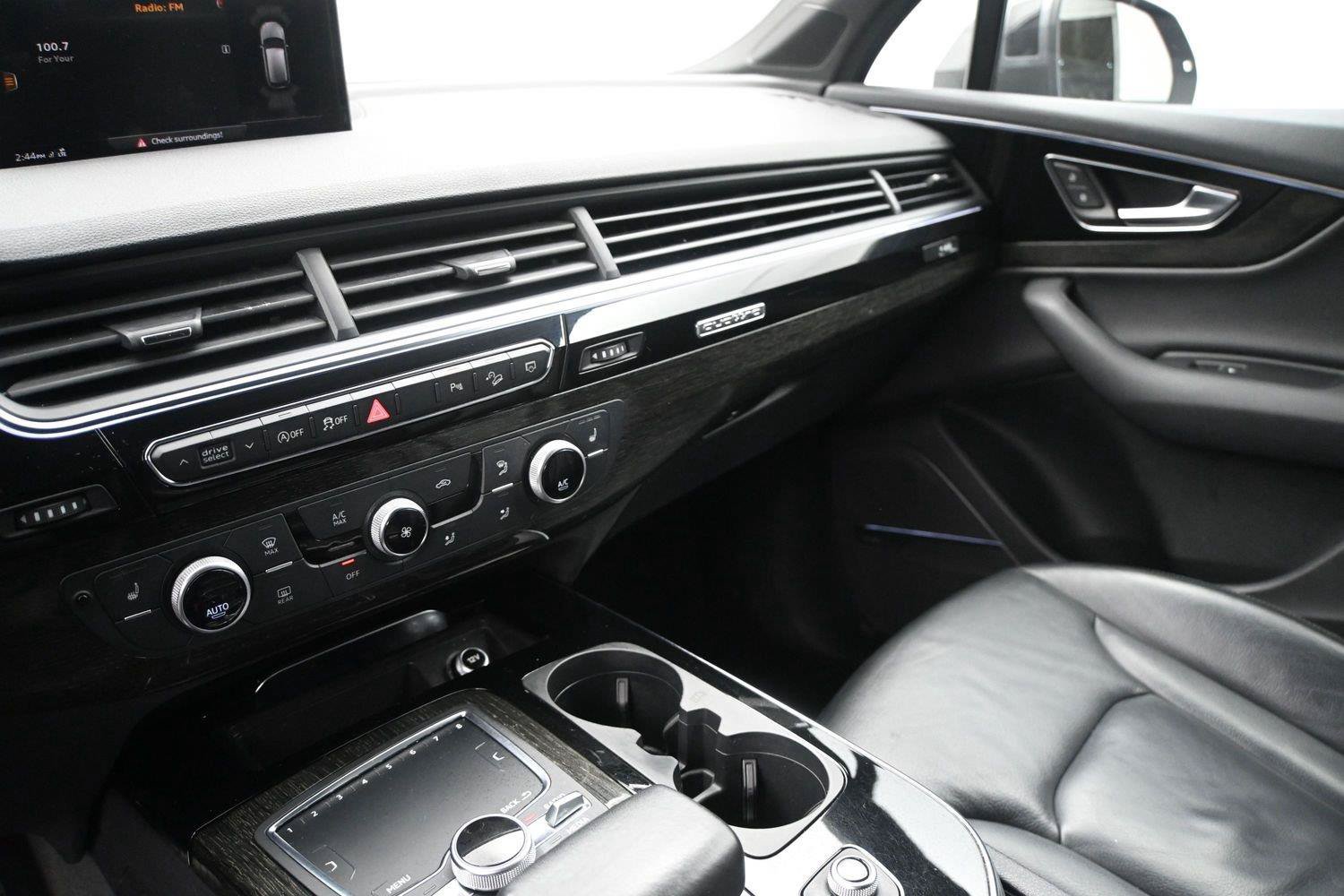 Used 2019 Audi Q7 3.0T Premium Plus w/ Premium Plus Package AWD/4WD image 4