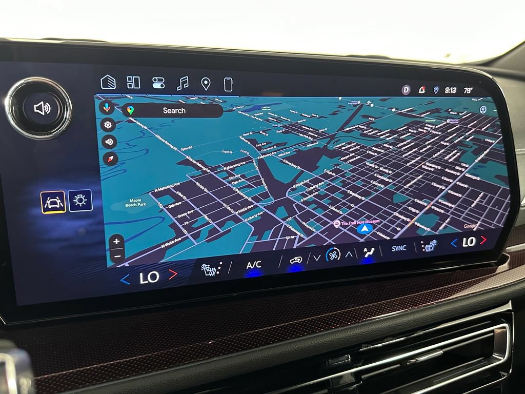 Used 2025 Chevrolet Traverse Z71 w/ LPO, Floor Liner Package AWD/4WD image 17