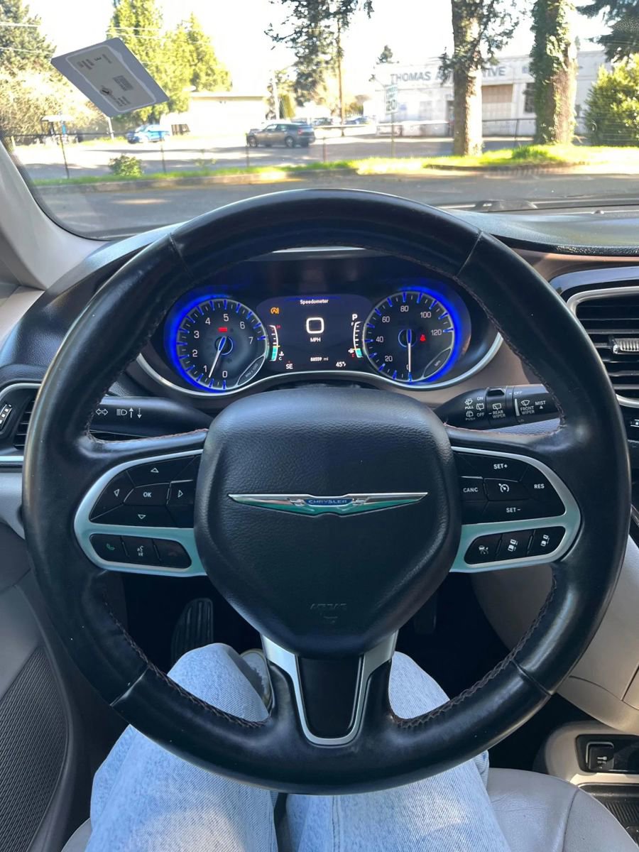 Used 2017 Chrysler Pacifica Touring-L Plus w/ Advanced Safetytec Group image 19