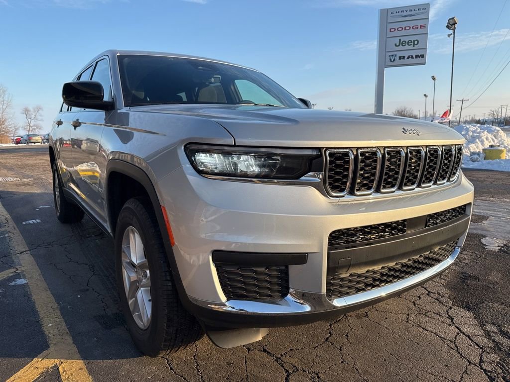New 2025 Jeep Grand Cherokee L Laredo image 4