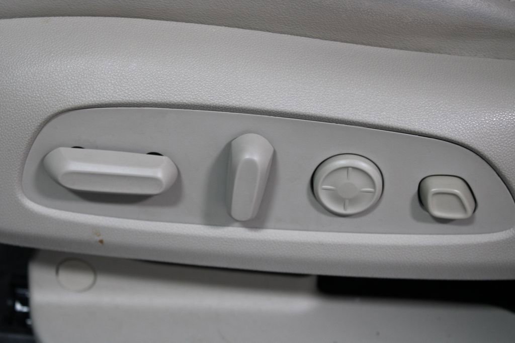 Used 2020 Buick Enclave Premium w/ Sun and Sites Package image 19