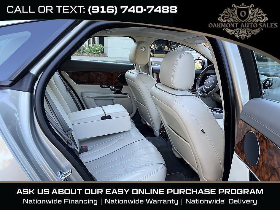 Used 2011 Jaguar XJ RWD image 14