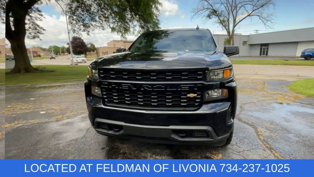 Used 2020 Chevrolet Silverado 1500 Custom w/ Custom Value Package image 3