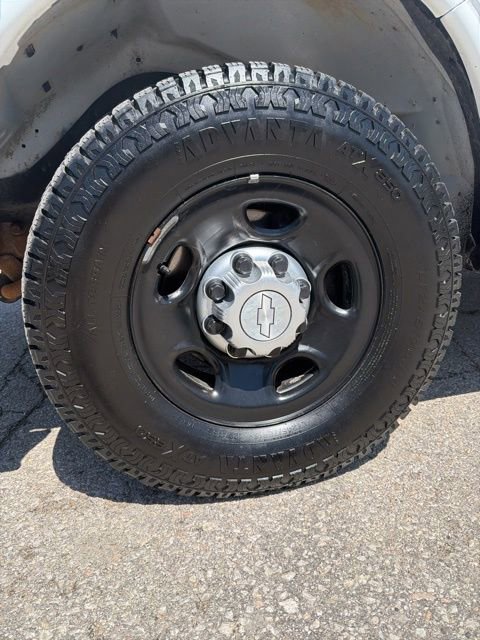 Used 2016 Chevrolet Express 2500 Extended RWD image 11