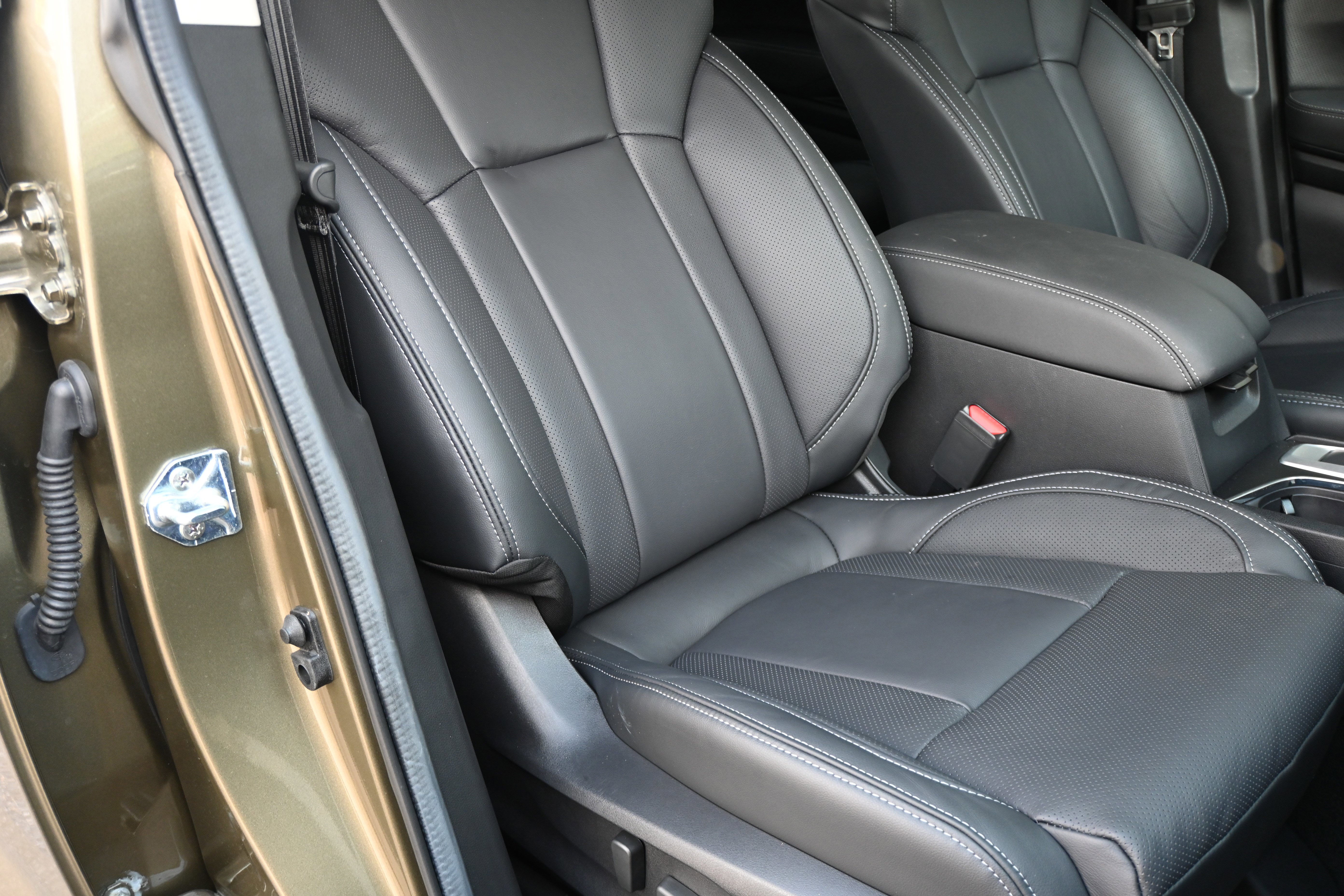 Certified 2025 Subaru Ascent Limited image 32